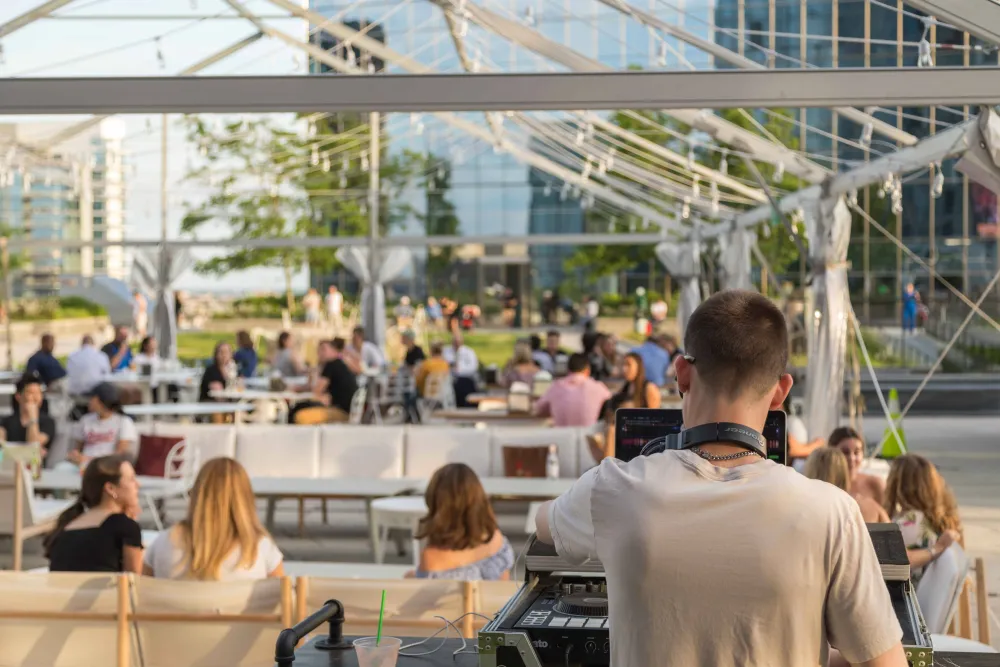 Cira Green_Lifestyle_Sunset_Social_29