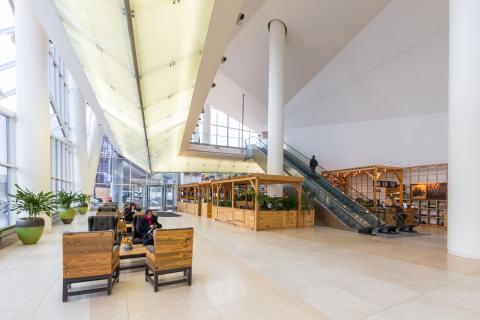 Interior of the Cira Centre lobby